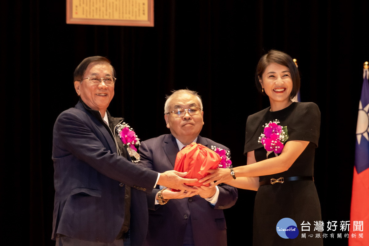 許淑華是南投縣首位女性縣長。(記者扶小萍攝)