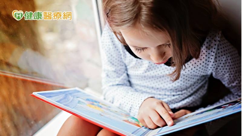 弱勢兒少愛閱讀!6成不曾擁有自己書籍 家扶號召「傳愛過好年」