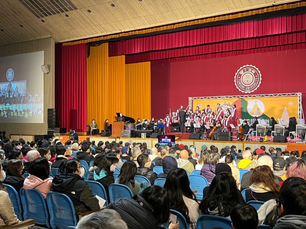 東海大學平安夜禮拜。(圖/東海大學提供)