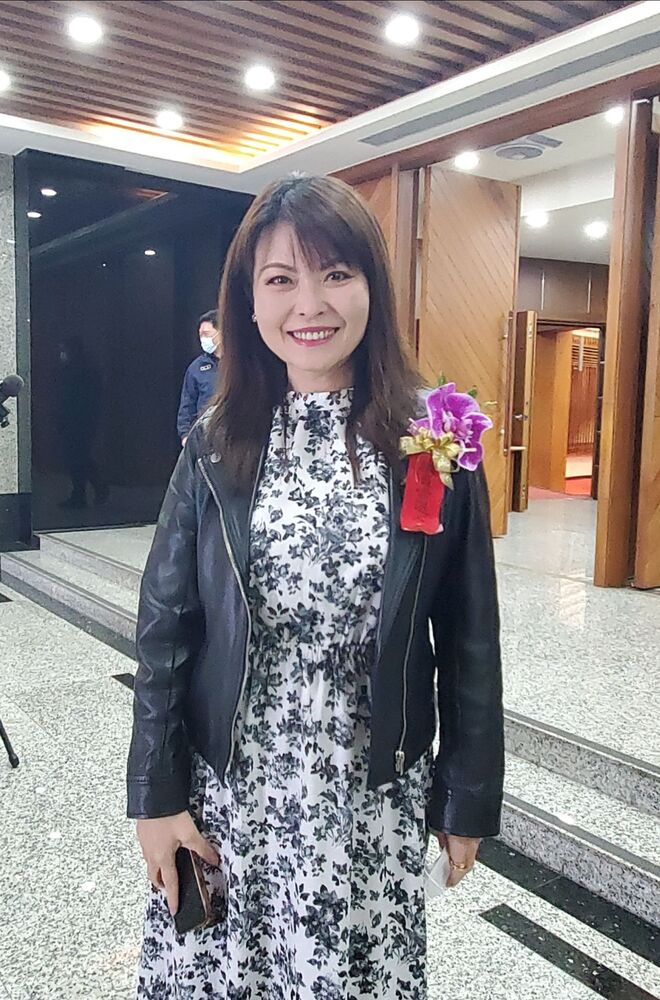 漾新聞|高市議會國民黨團共同推舉陳美雅擔任總召