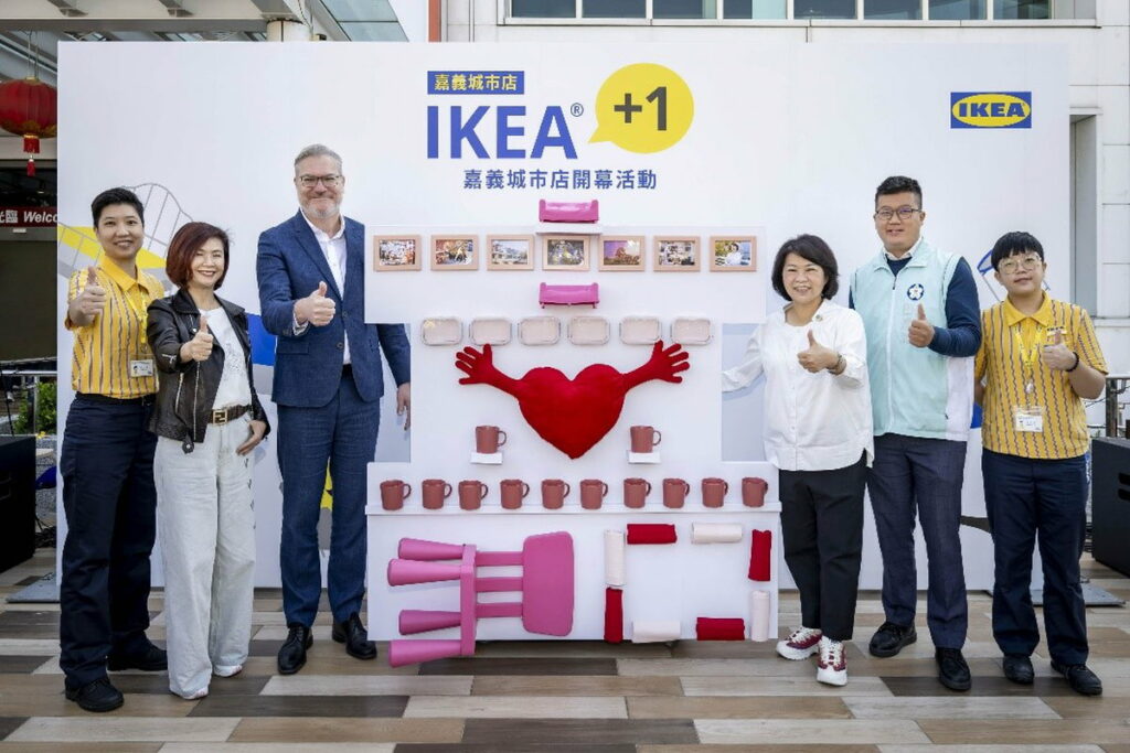 IKEA嘉義城市店於今(26)日盛大開幕,由DFI零售集團IKEA集團董事與嘉義市長黃敏惠共同揭幕