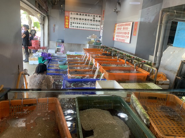 圖4_以活水缸展售,提供多種料理方式 (1).jpg