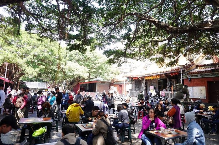 早晨舊城區品嚐臺北老滋味，一碗熱湯或飯麵，開啟活力滿滿的新年