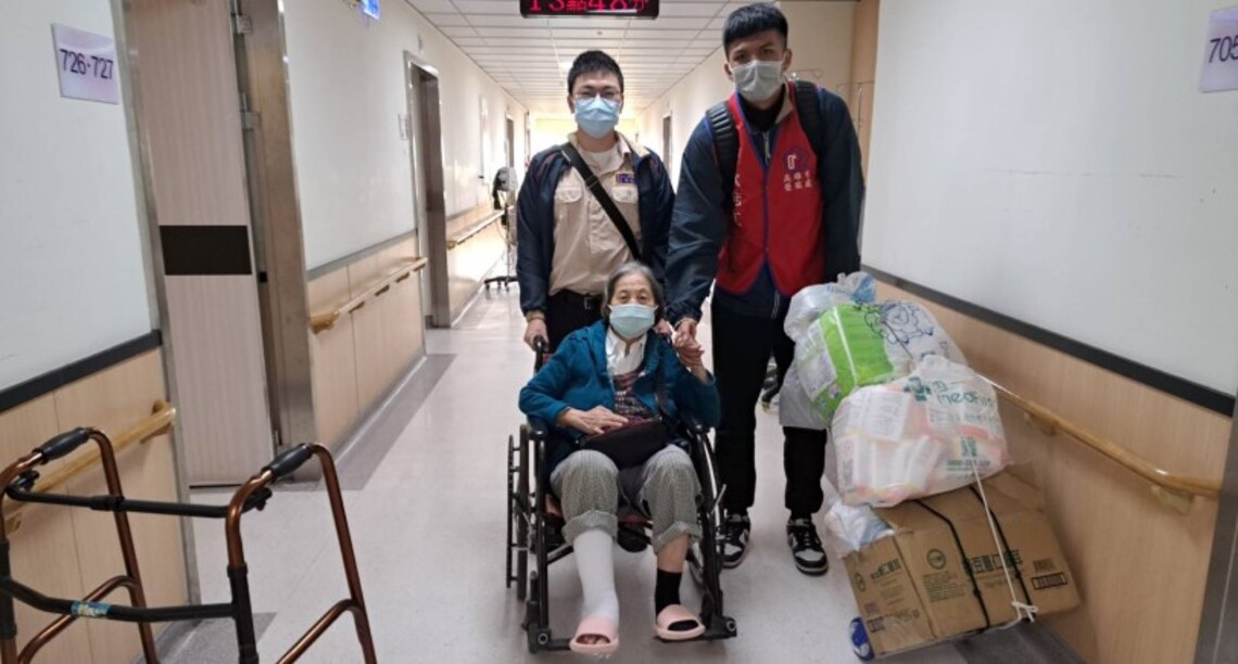 高市榮服處關懷長者 讓愛永遠