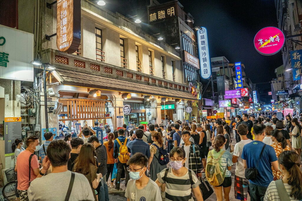 中正路滿滿人潮