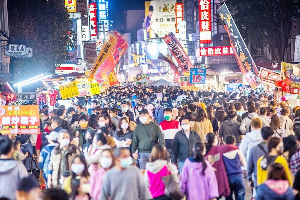 文化路滿滿人潮