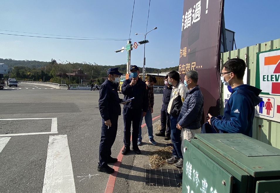 ▲通霄警分局會同相關單位,積極會勘轄區各重要道路 (圖/苗栗警察局 提供)