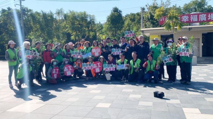 除舊佈新護嘉園 清淨梅山喜迎春