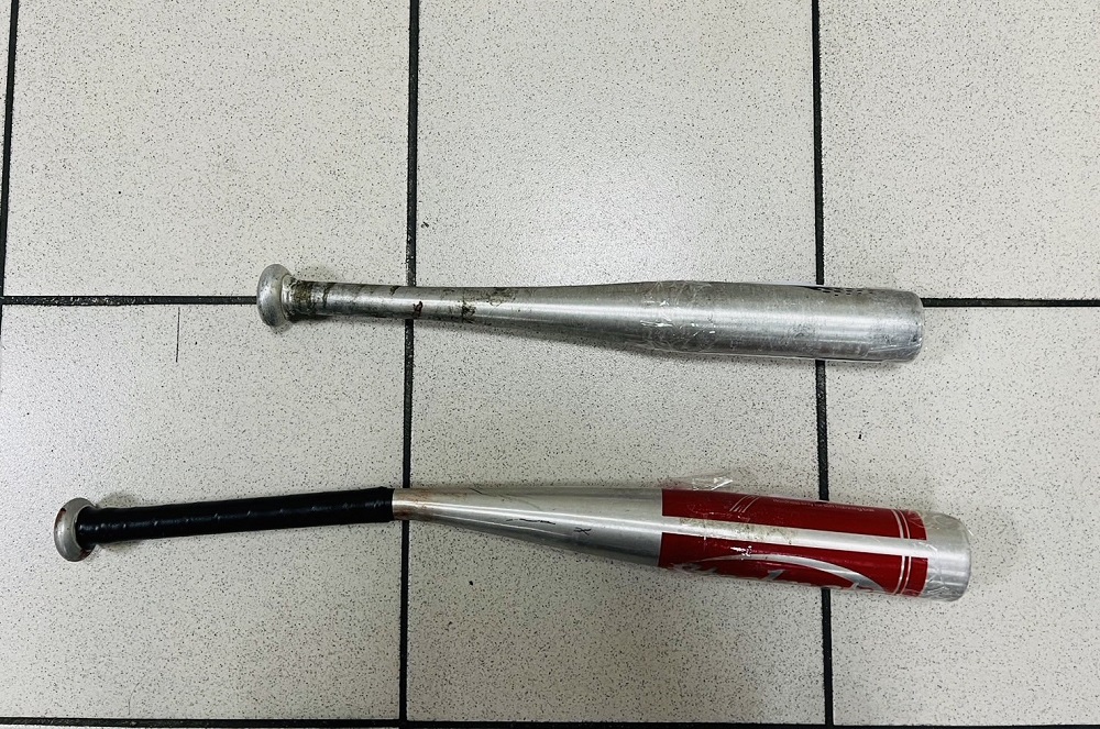 停車場出口被擋催按喇叭 小黃運將叔姪被砍送醫 88 S 41033936
