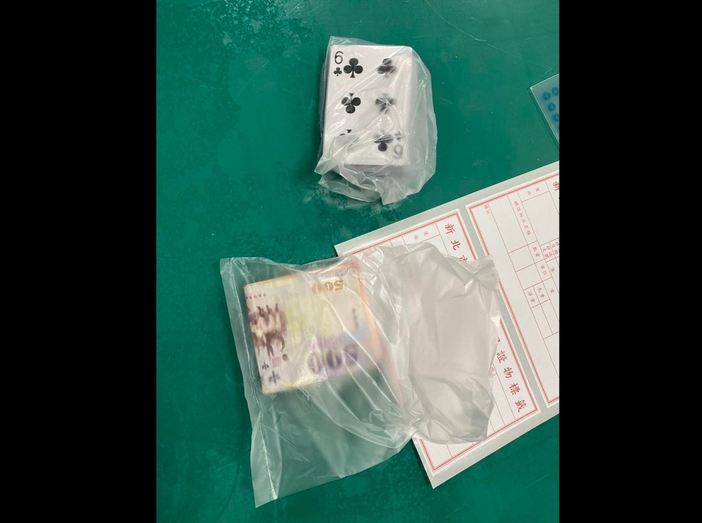 老公女兒都被抓了 檳榔攤有賭場警上門逮7賭客 88 20221229 1