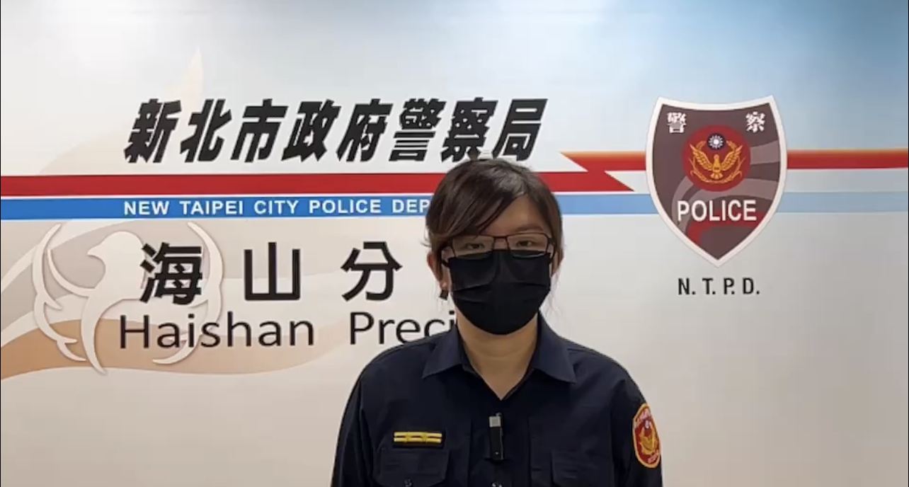 海山分局新海所所長詹螢姍說明案情。(記者戴昱弘翻攝)