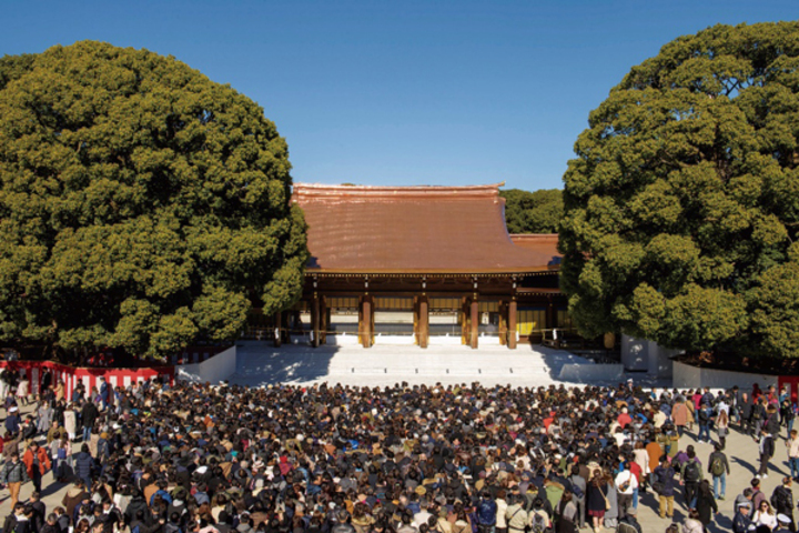 明治神宮每年新年期間超過300萬人造訪,為日本新年參拜人數最多的神社。 圖:株式會社 阪急交通社/提供