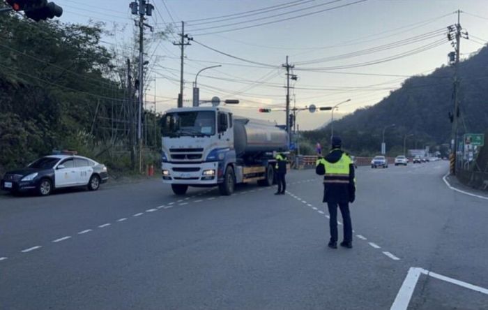 元旦連假湧入草莓溫泉季旅客 苗警預控警力備戰出遊人、車潮