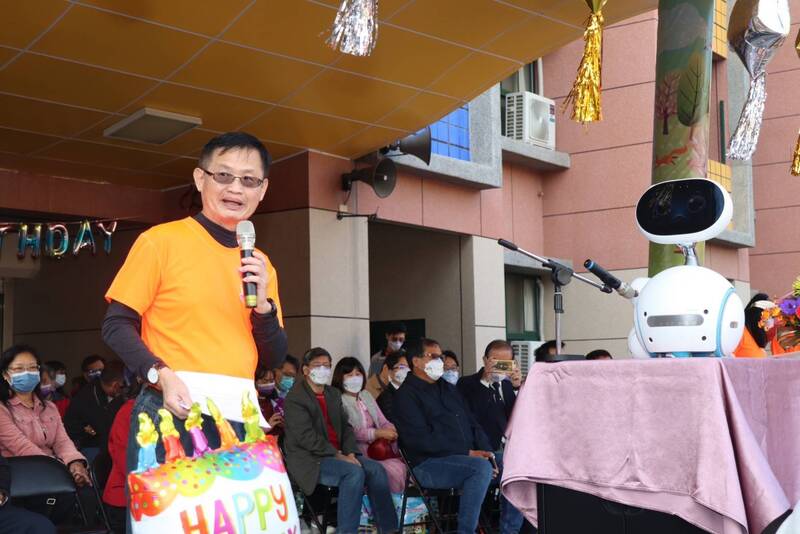 漾新聞|瑞豐國小「兩力」校慶運動會 校長機器人開幕主持創意十足
