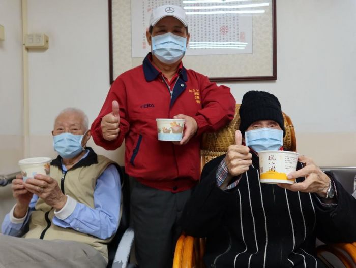 暖心臘八粥分享! 溫暖高雄榮家住民長輩的心