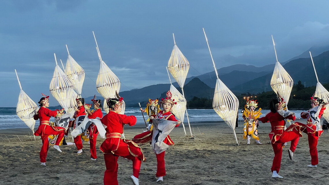 元旦迎新 逾2千人欣賞落山風藝術季《風湧之南》特技火舞奇幻秀
