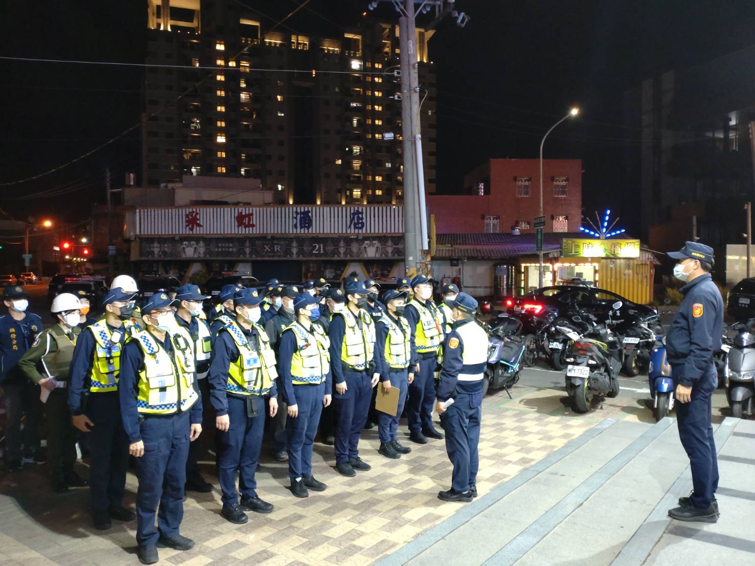 ▲苗栗縣警察局執行擴大臨檢勤前教育 (圖/苗栗縣警察局 提供)