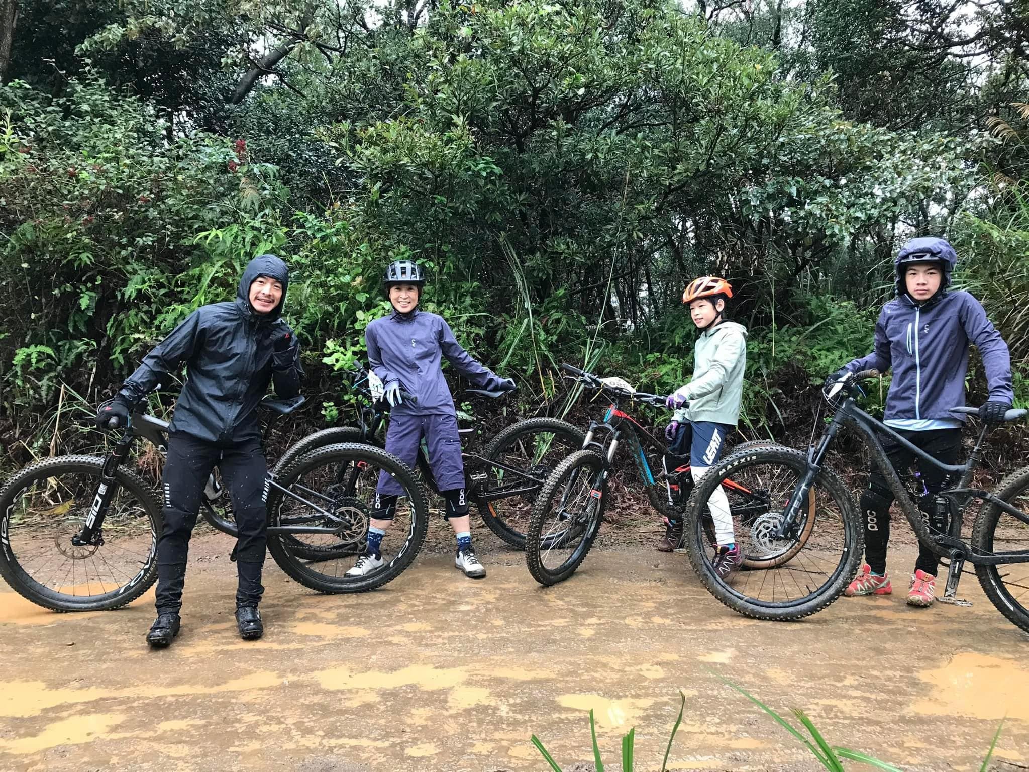 卡媽一家人經常一起騎行登山車。圖片來源:卡媽