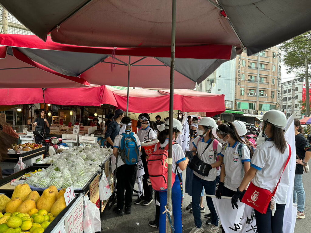 民族國小數位學習團隊導入「POSE+A翻轉教學模式」,營造學生主動學習與討論的學習方式
