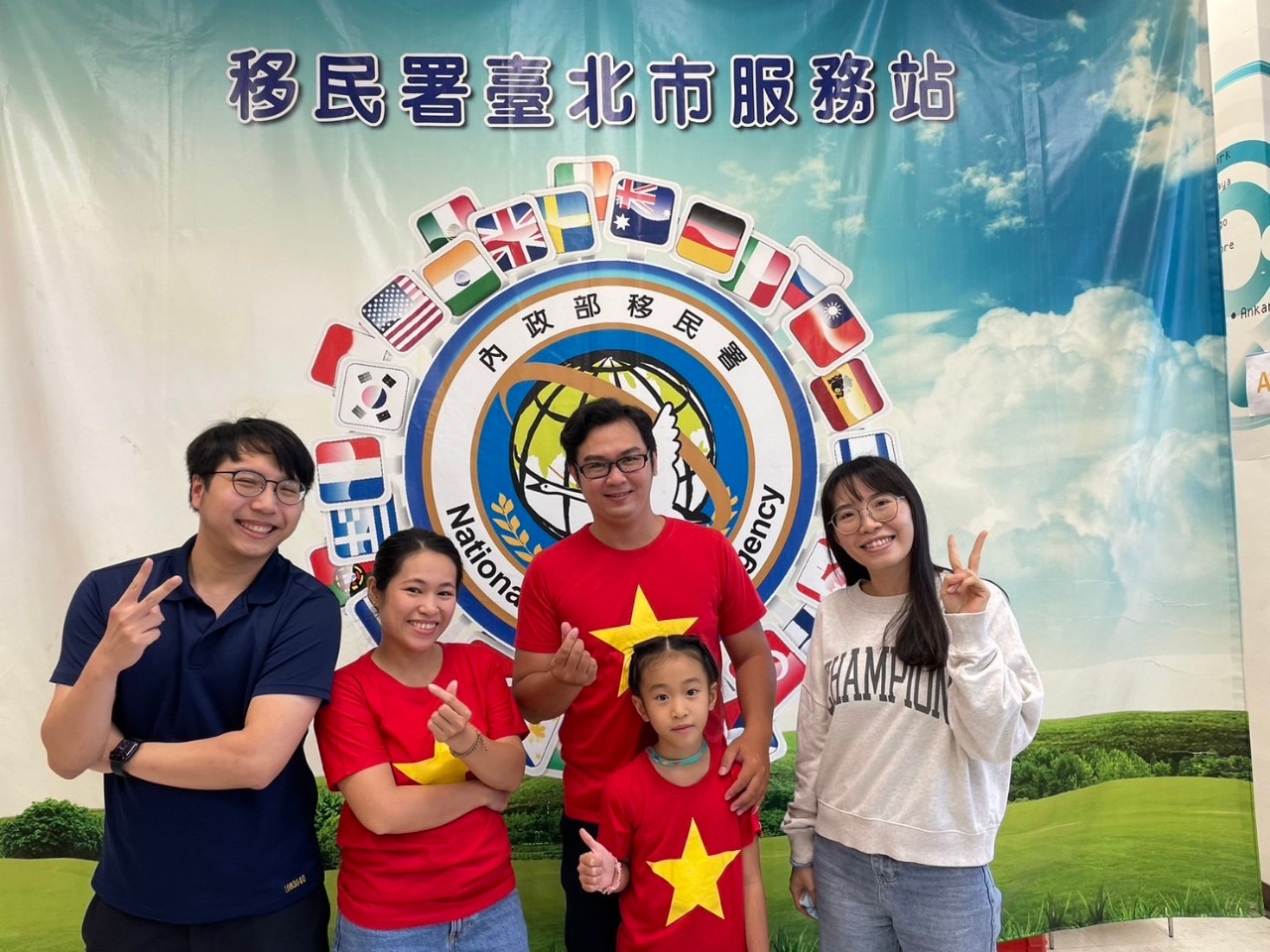 越南新住民陶氏儿容與臺灣丈夫陳子強於移民署「文化談新事」Podcast節目分享育兒生活趣事。(記者楊國域翻攝)
