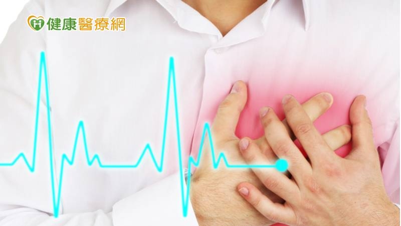 天冷「胸口悶痛」以為小感冒 就醫竟是急性心肌梗塞險喪命