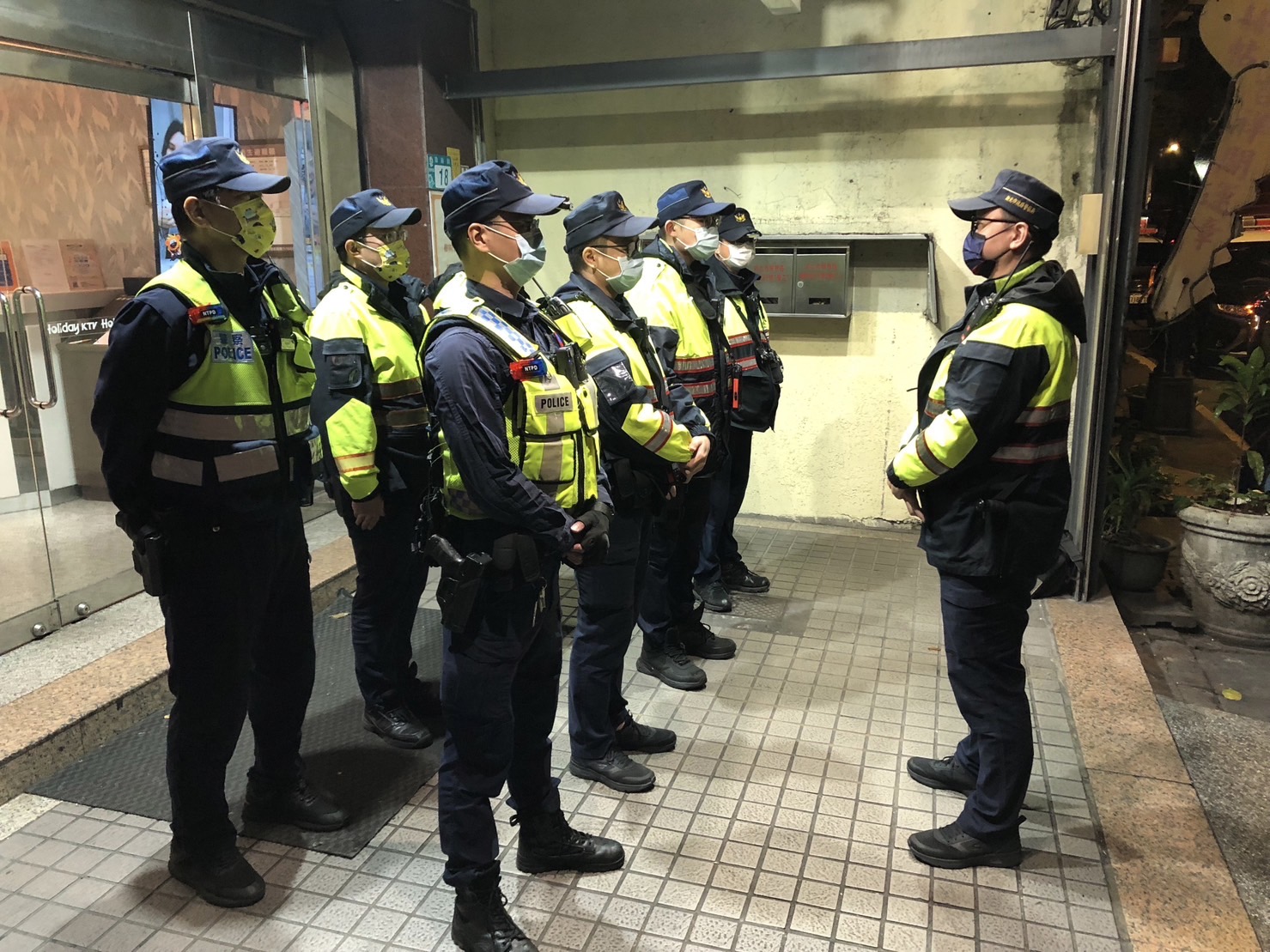 年底前樹林警針對治安熱點強勢擴檢。(記者徐煜勝翻攝)