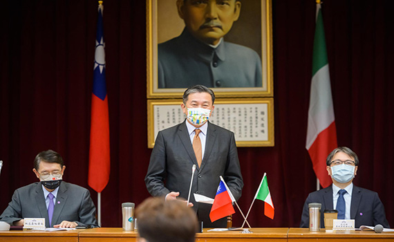 請王定宇為保家衛國付諸行動!