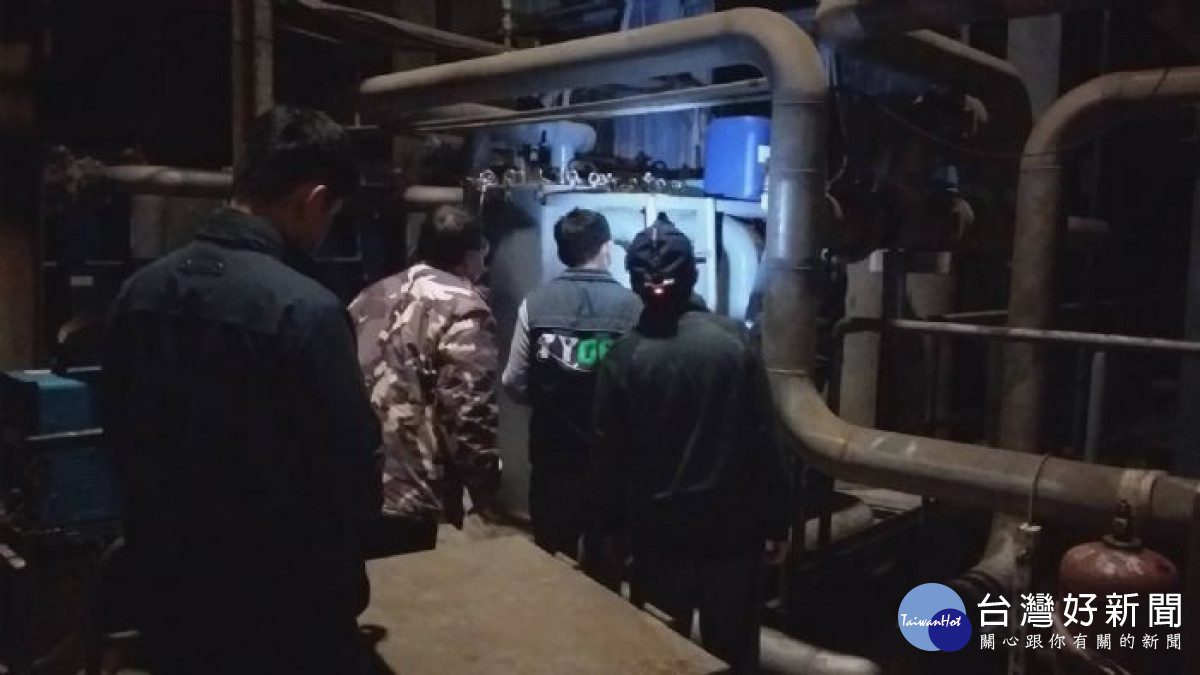 八德福德橋河面有大量泡沫情形,環保局循線追查。