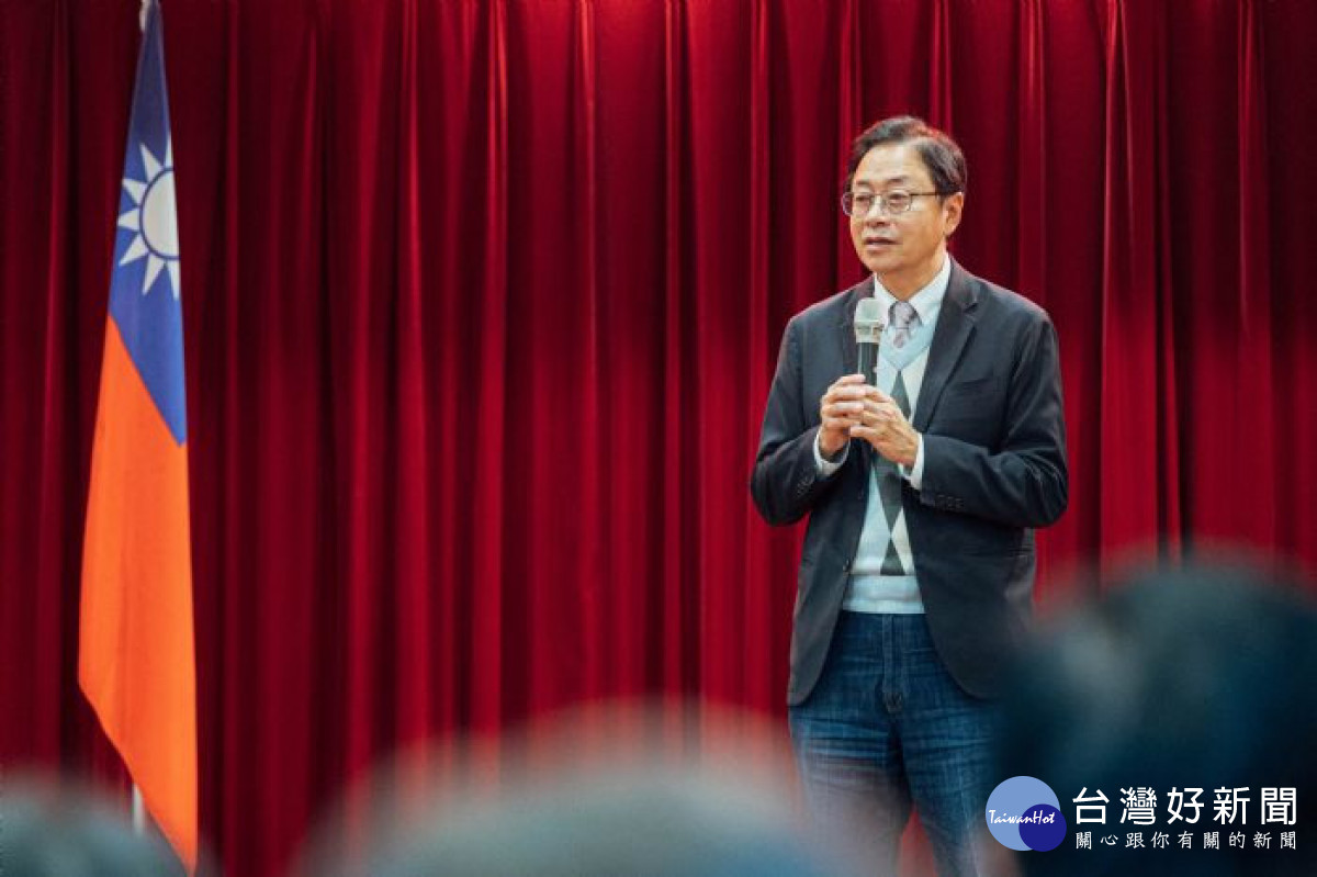 張市長期許府會密切合作、帶領市政到達新的境界。