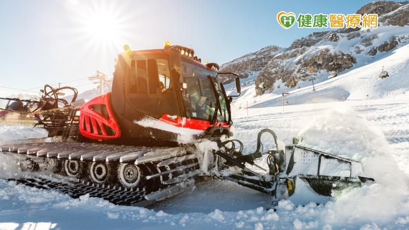 「鷹眼」遭鏟雪車輾過重傷 醫囑留意「3症狀」恐危及生命