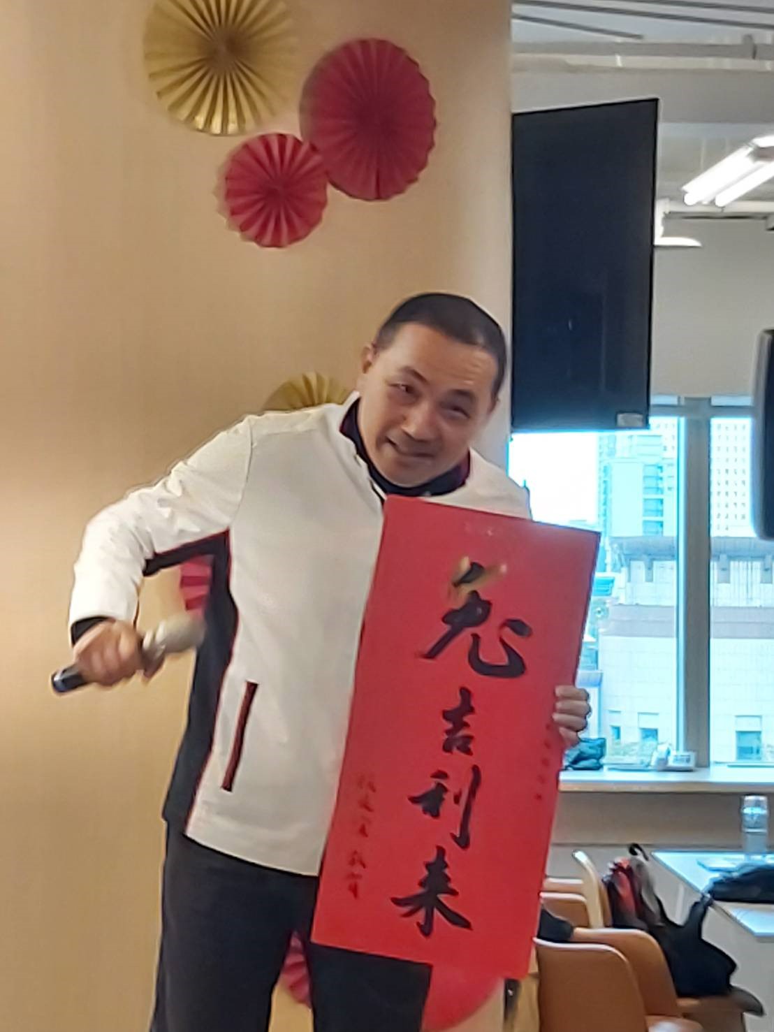 「兔吉利來」春聯亮相  侯：兔(鏟)錢進來