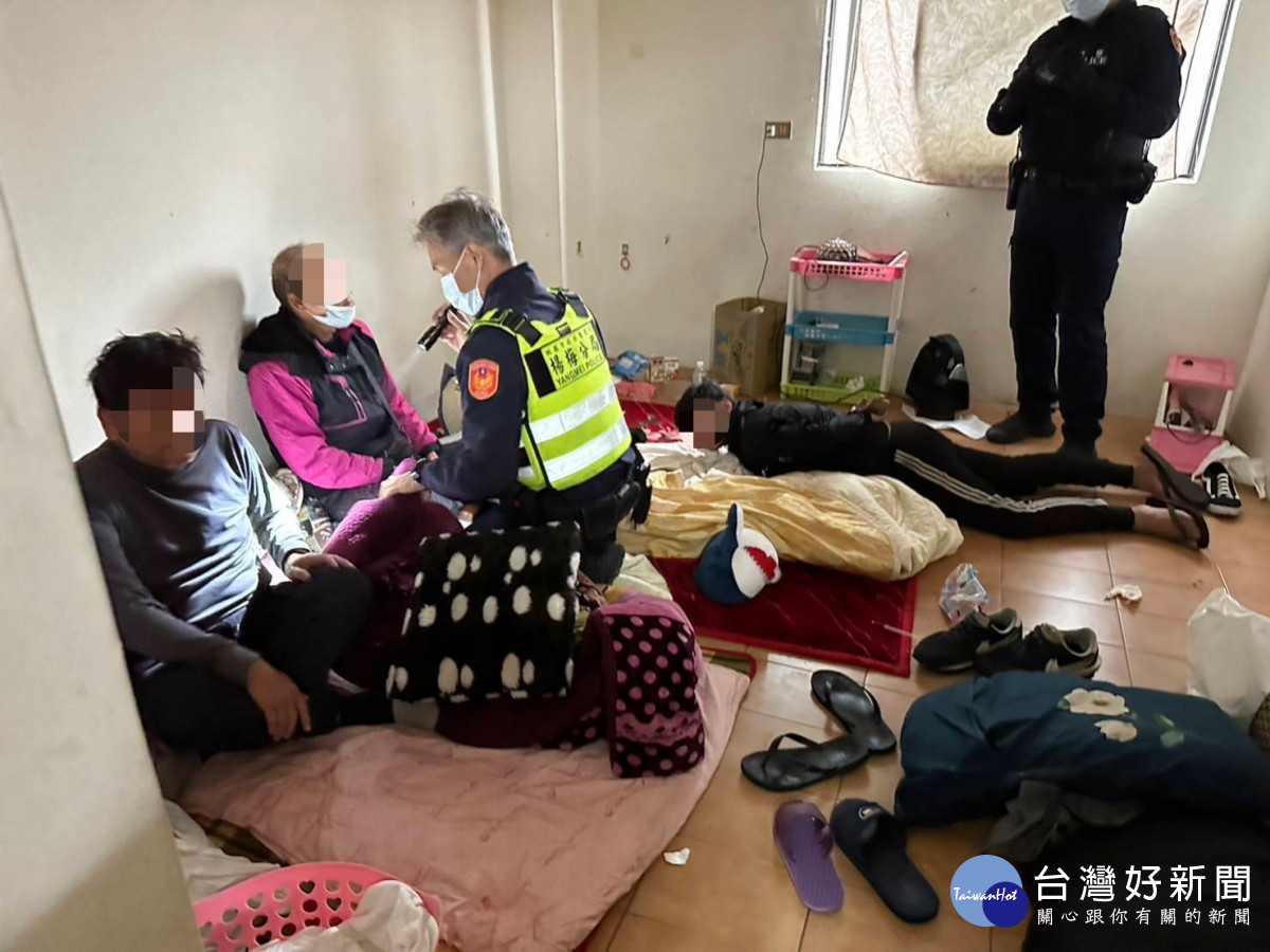 楊梅警分局查獲5名犯嫌救出5名被害人,現場查扣相關證物,全案訊後依法移送偵辦。<br /><br /> <br /><br />