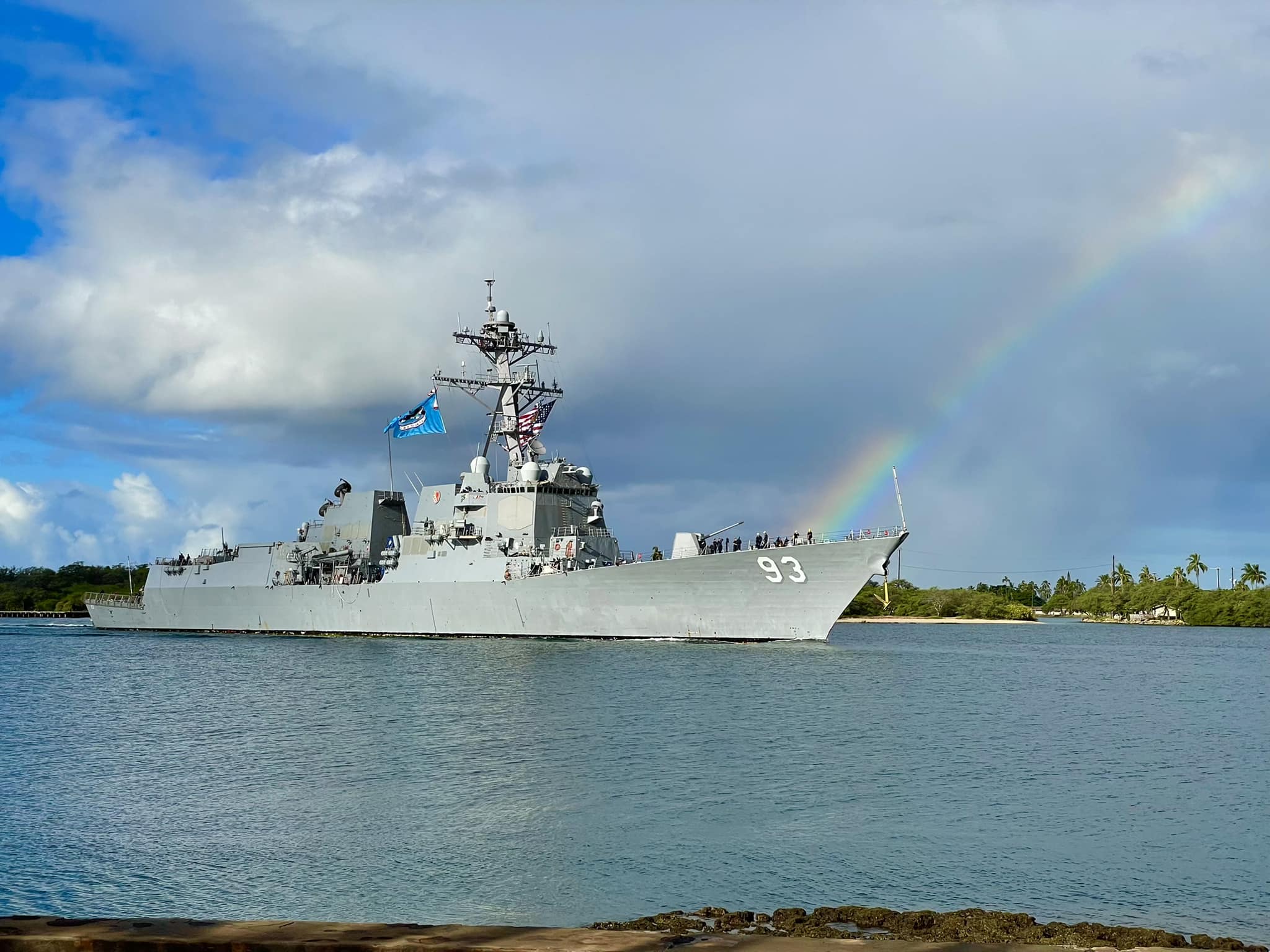 美國海軍第7艦隊伯克級神盾驅逐艦「鍾雲號」(USS Chung-Hoon, DDG-93)昨穿越台灣海峽。翻攝DDG-93臉書