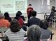 圖說1:高雄志願服務協會總幹事許惠美老師於交流會中分享成果與經驗,帶領志工們認識自己的工作有多重要