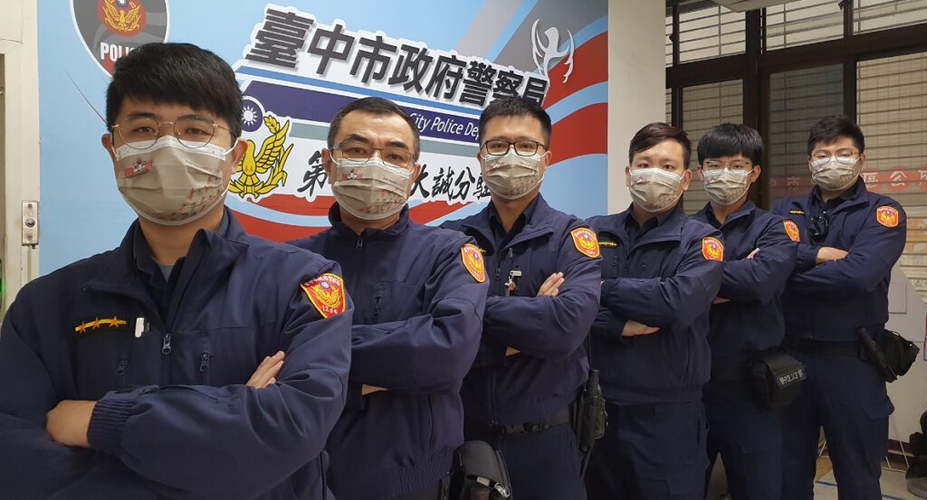 ▲ 中警一分局新年兔U 好預「罩」發表 (圖/台中市警察局 提供)
