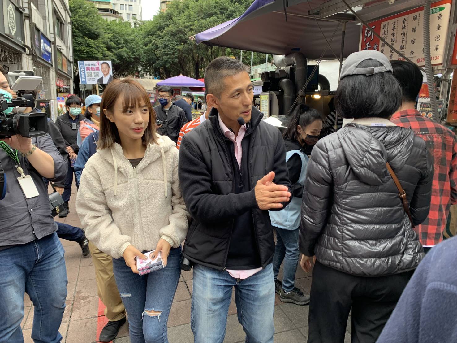 【立委補選2-2】吳怡農聲勢從疲弱到穩定 靠劉導整治強化「陸戰」組織 118 吳怡農、太太顏采薇