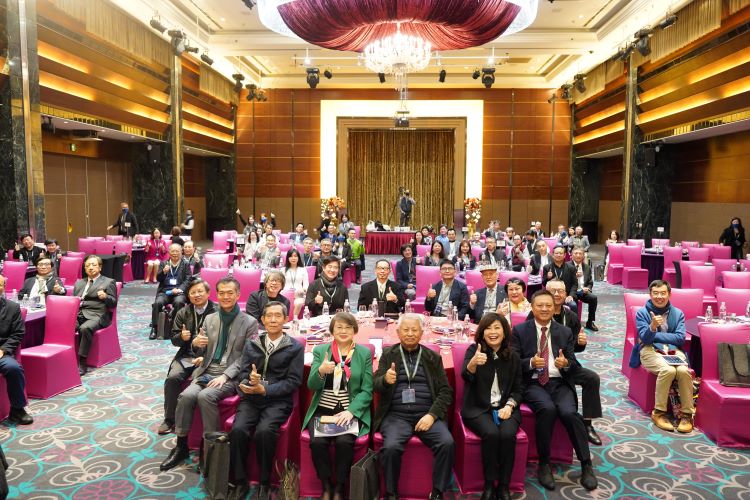 112年度台灣建築美學文化經濟協會會員大會會員合影。