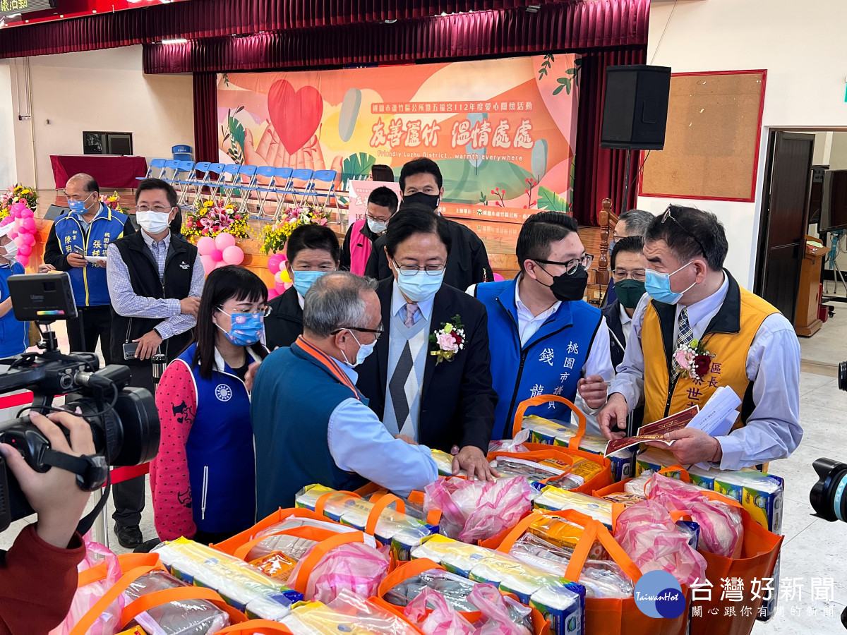 蘆竹區公所攜手南崁五福宮寒冬送暖   張市長：推動長者福利政策打造幸福桃園