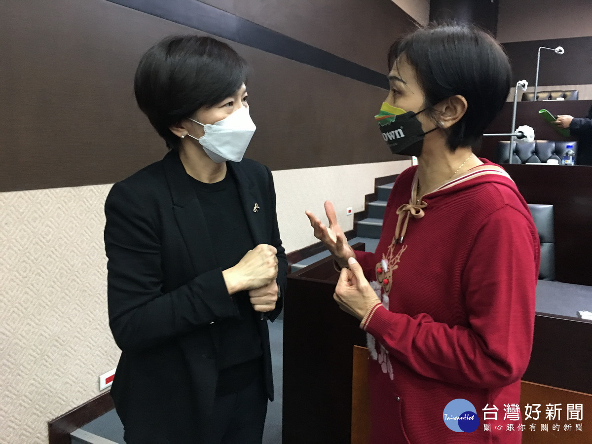 陳宜君議員關心國土計畫重新分區民眾都不懂,請縣府設諮詢平台。(記者扶小萍攝)