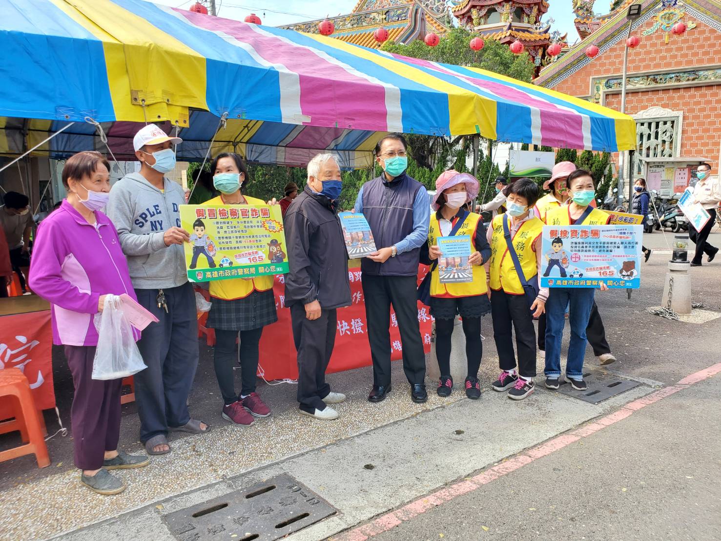 楠梓警寒冬送暖 助社會弱勢安心過好年