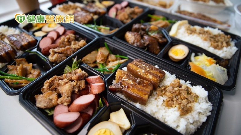 便當盒、塑膠袋易溶出毒物! 營養師「一個步驟」解決