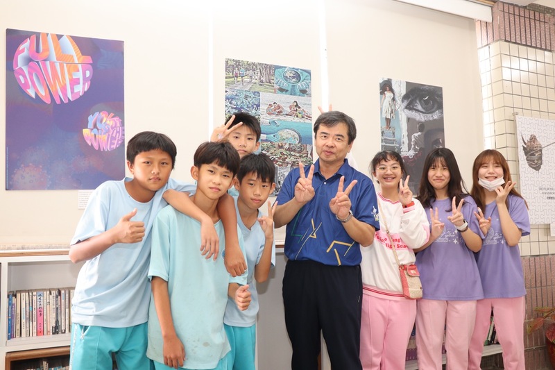 漾新聞|讓學生看見「疫情下的世界」鳥松國中邀展17國藝術家海報