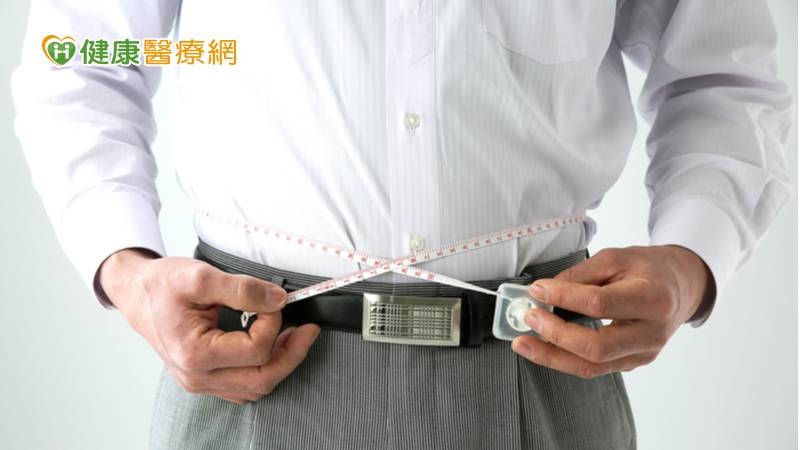 工作忙三餐吃零食或餅乾果腹 他沒不舒服卻罹「三高、二害」