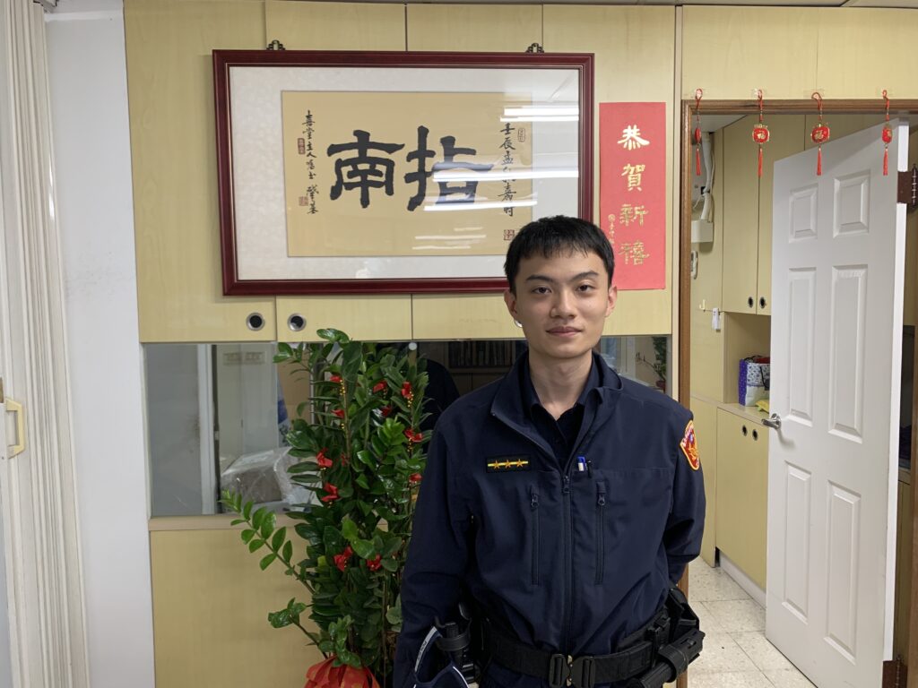 指南派出所警員黃嘉誠。