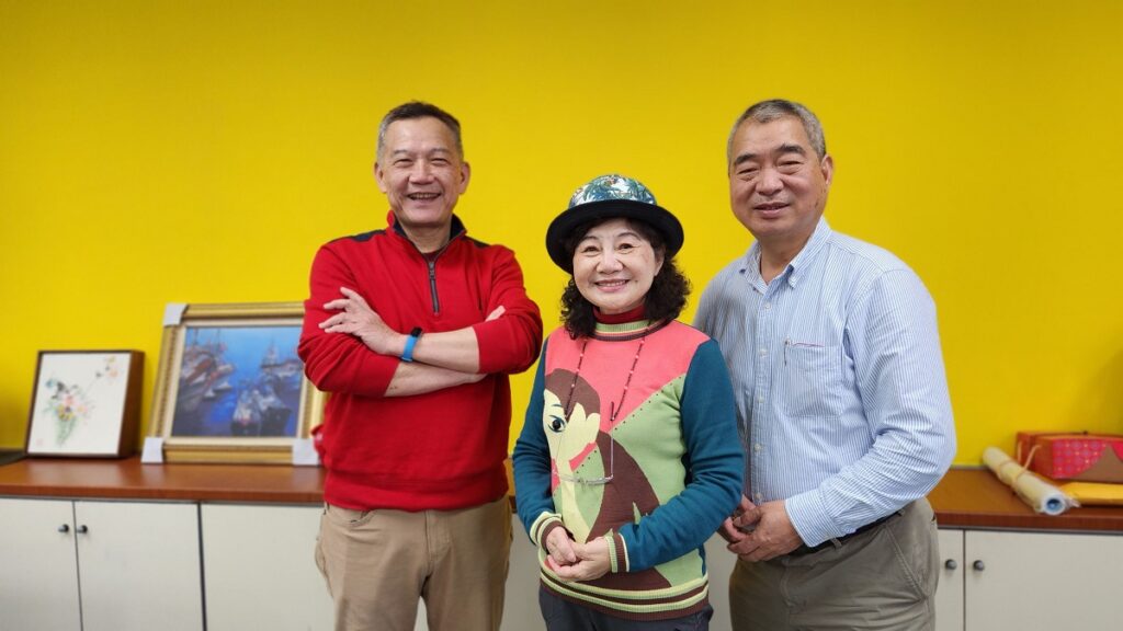 空中大學副校長沈中元和加拿大服務處執行長梁玉燕伉儷合影。（圖/陳惠玲攝影）