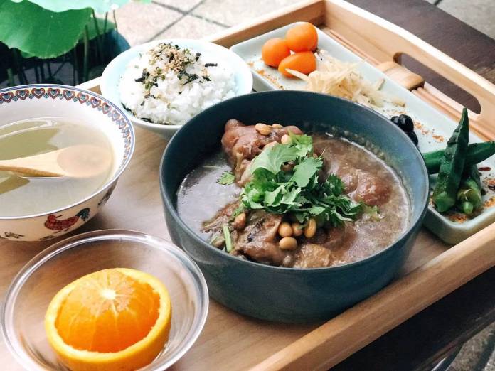 在大稻埕百年老宅享用美食，別有一番風味。（圖為同安樂）