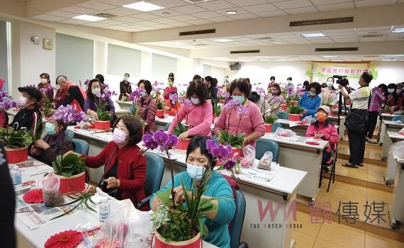魚池鄉農會瑞兔生風來進寶 雙蝶迎春賀新年