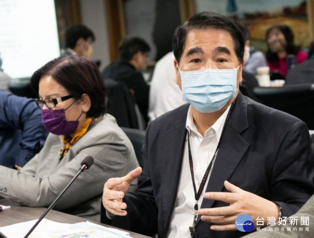 水務局長劉振宇說明污水工作井工區縮減為13處。