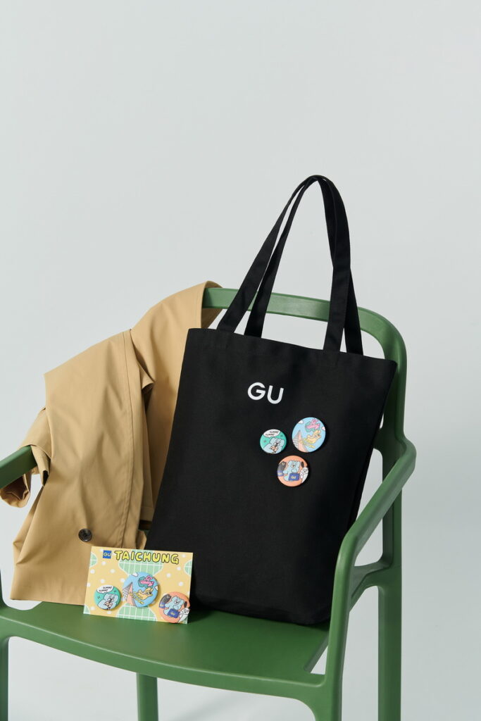 可愛好禮拿不完!開幕首三日(0117-0119)單筆消費滿$1,500元再贈「GU X 餃貓FAMILY 台中限定托特包組」乙個。