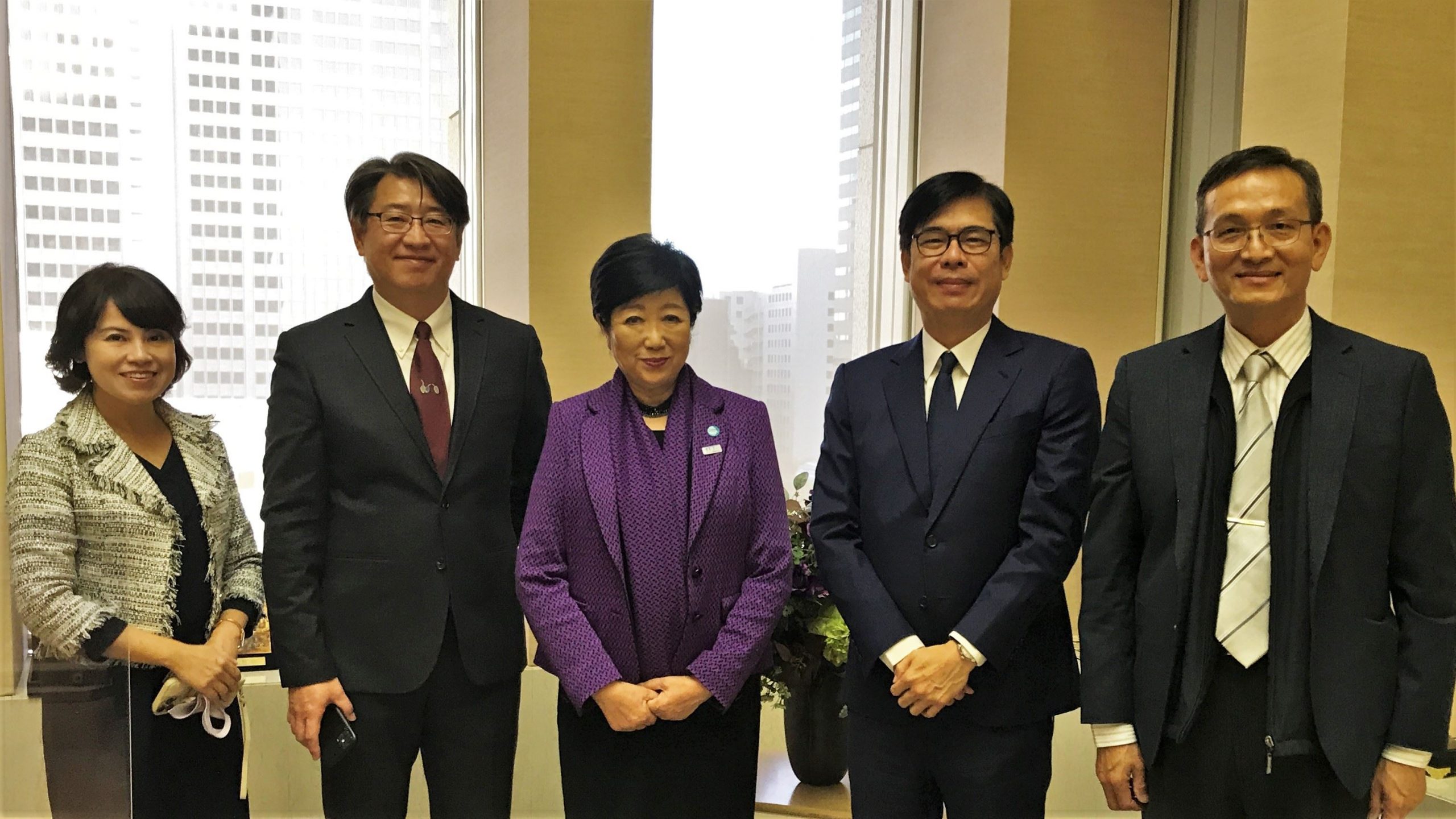 小池百合子知事歡迎陳其邁市長及市府團隊造訪東京,強化雙方互動。 圖片來源:高雄市政府